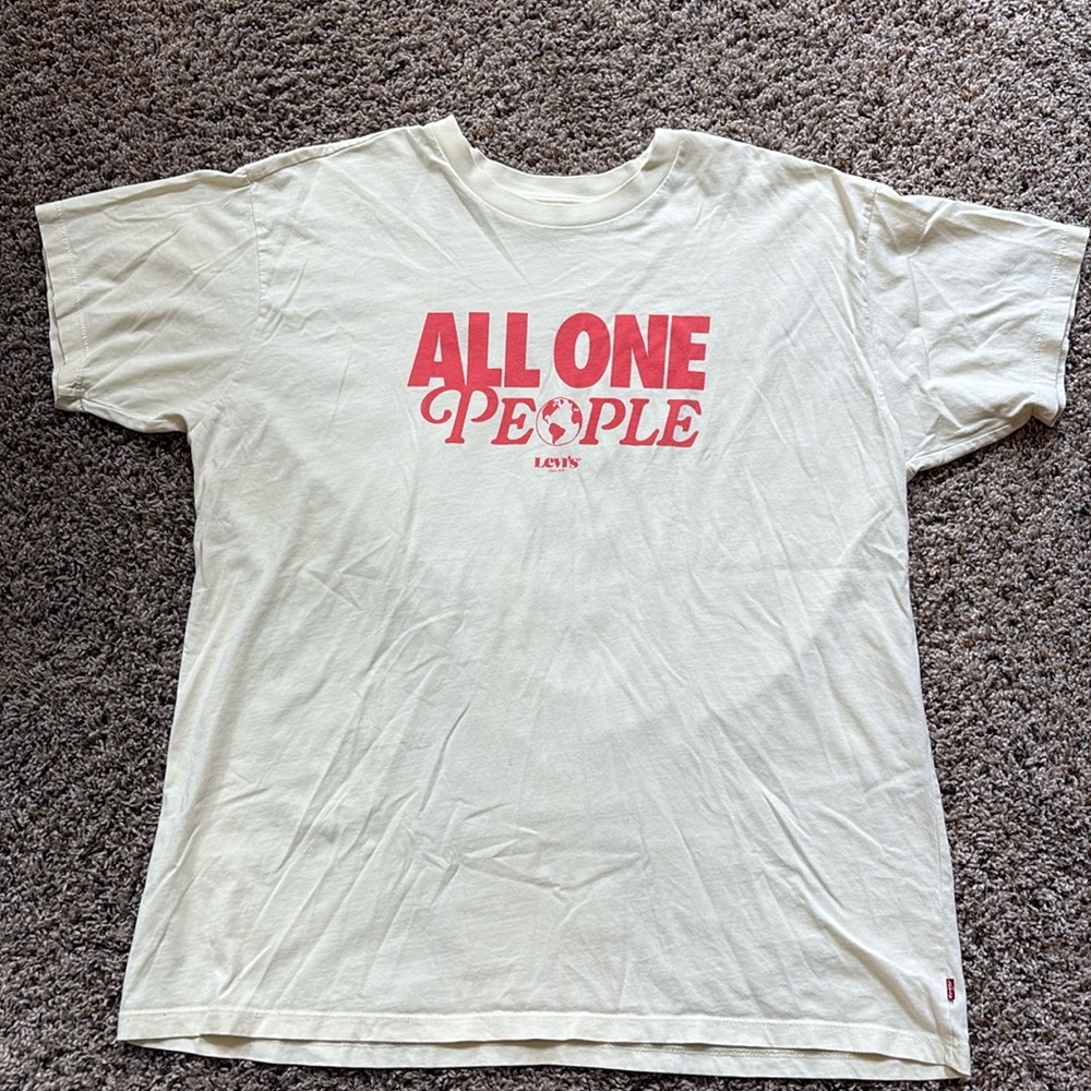 NWOT Levis All One People Tee Sz M